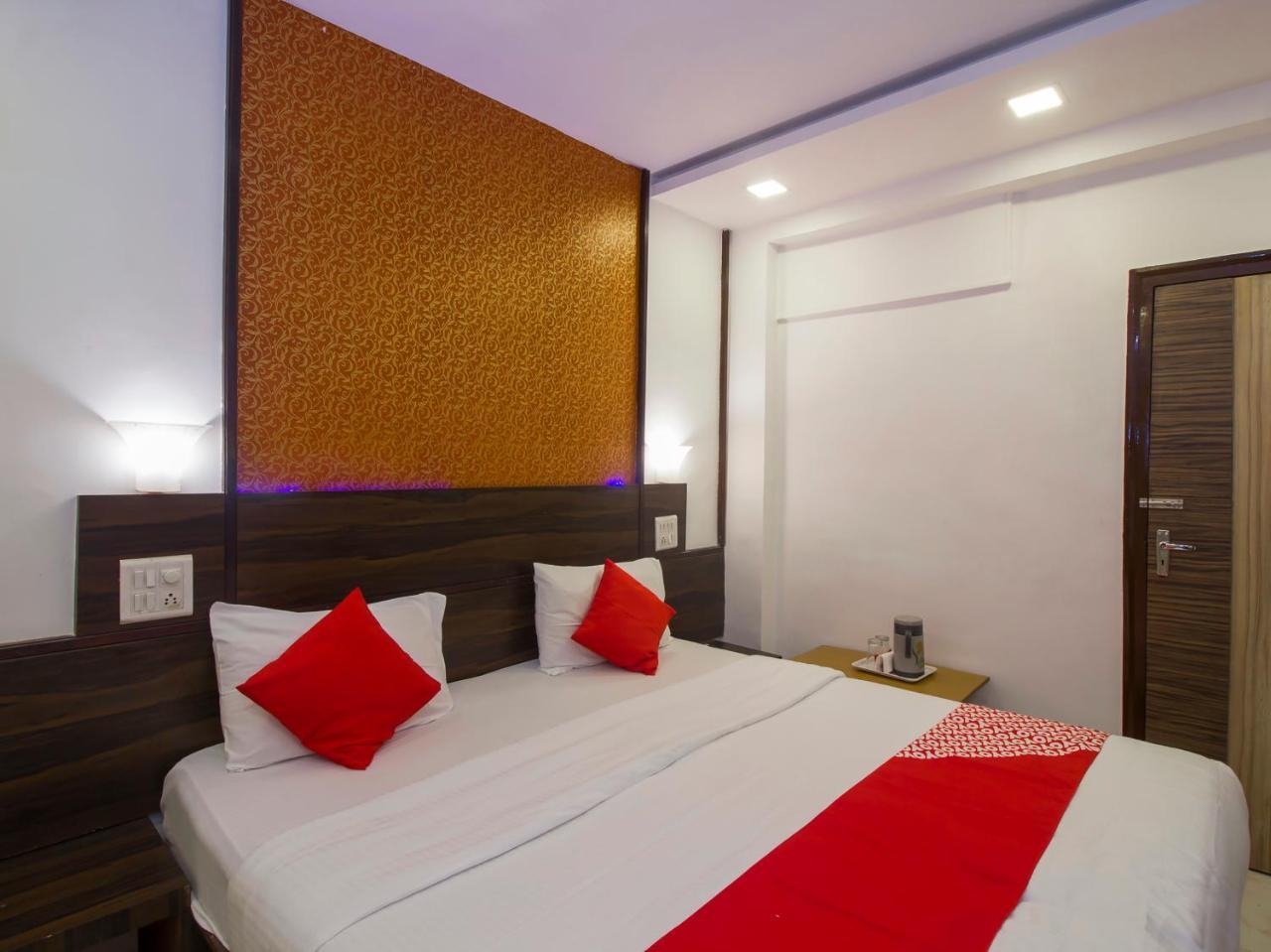 Oyo Flagship 19825 Hotel Panchratna Panvel Exteriör bild