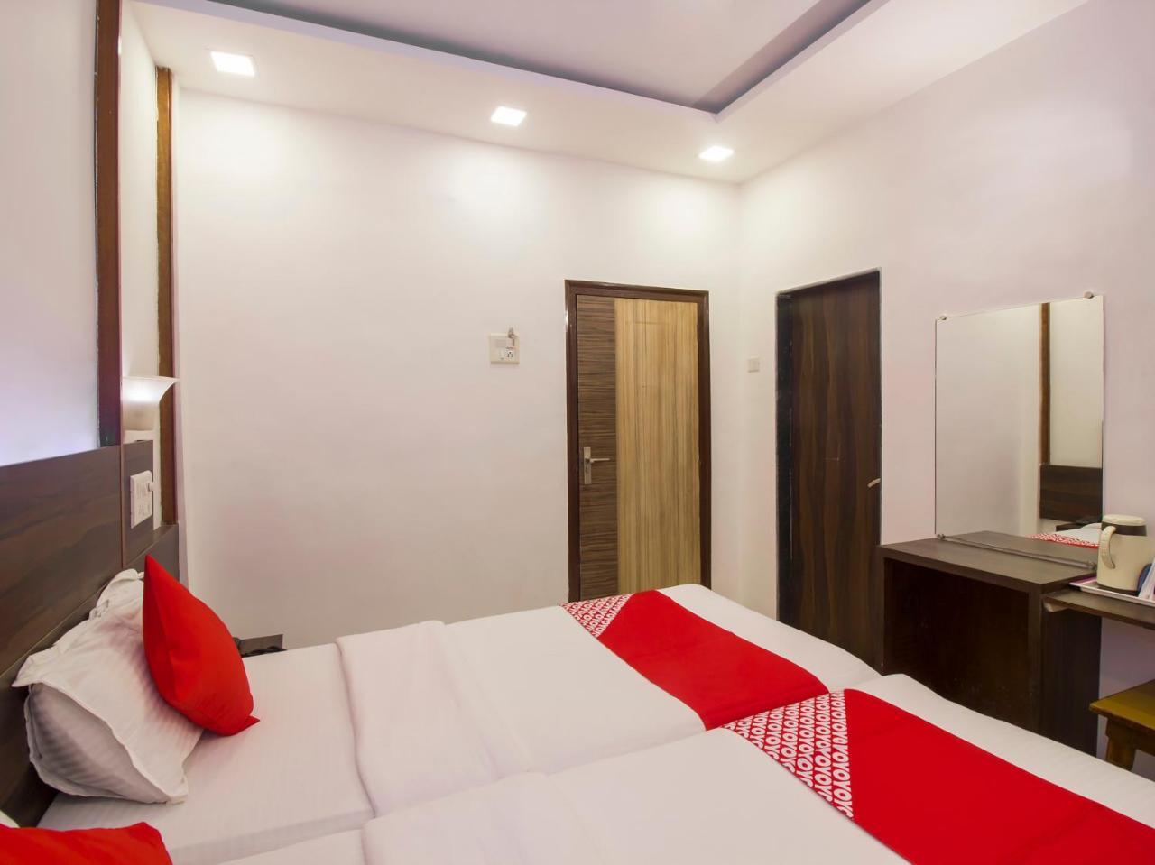 Oyo Flagship 19825 Hotel Panchratna Panvel Exteriör bild