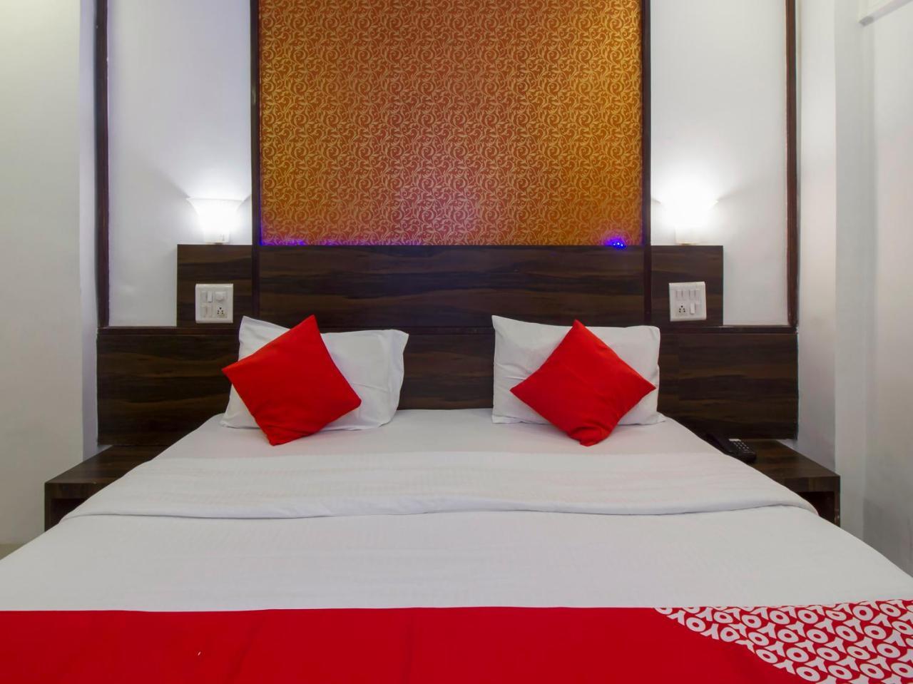 Oyo Flagship 19825 Hotel Panchratna Panvel Exteriör bild
