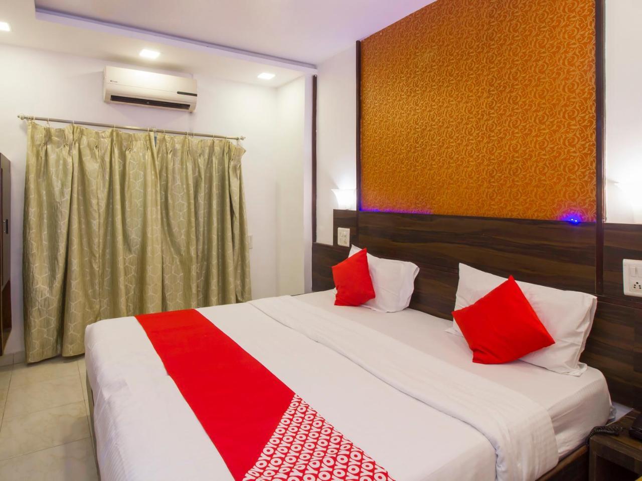 Oyo Flagship 19825 Hotel Panchratna Panvel Exteriör bild