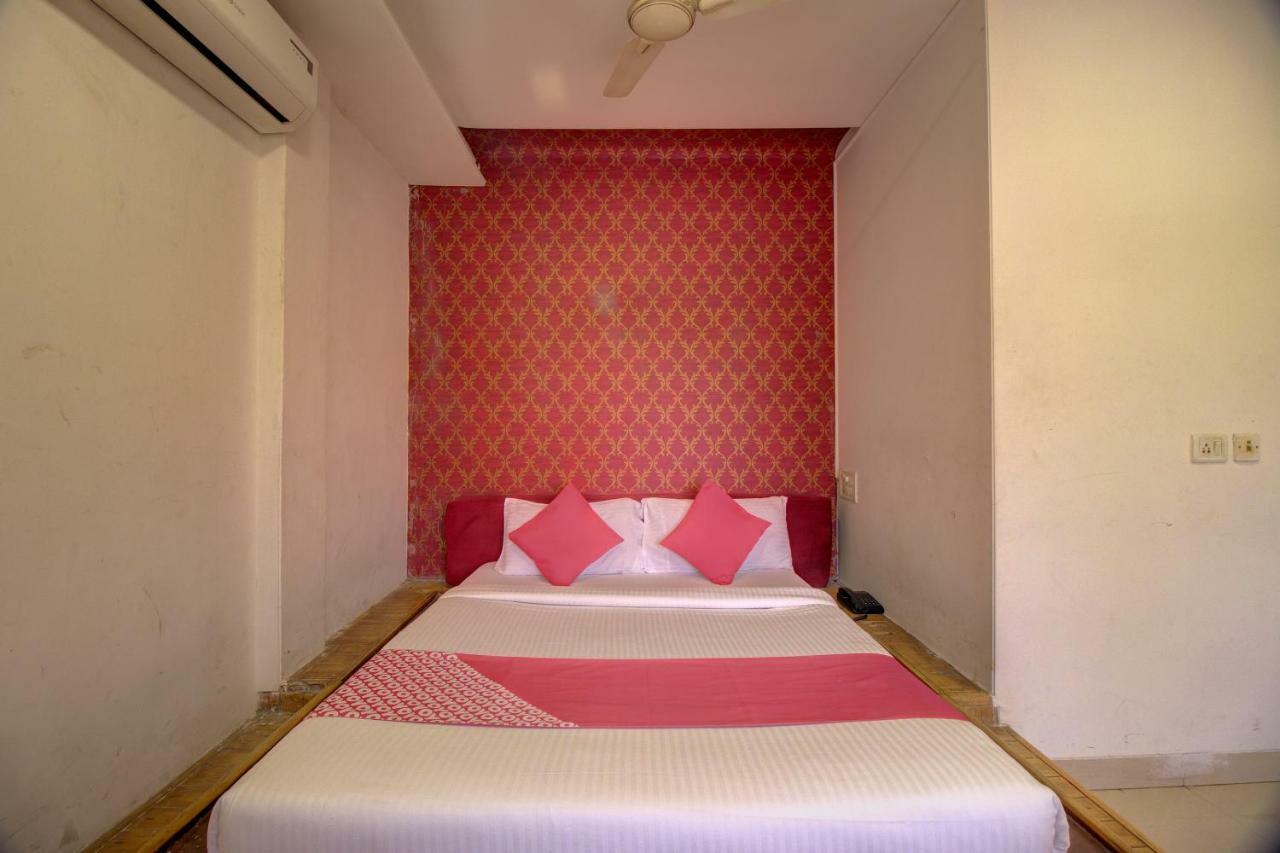 Oyo Flagship 19825 Hotel Panchratna Panvel Exteriör bild