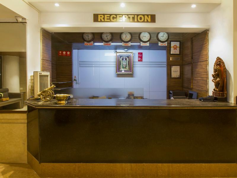 Oyo Flagship 19825 Hotel Panchratna Panvel Exteriör bild